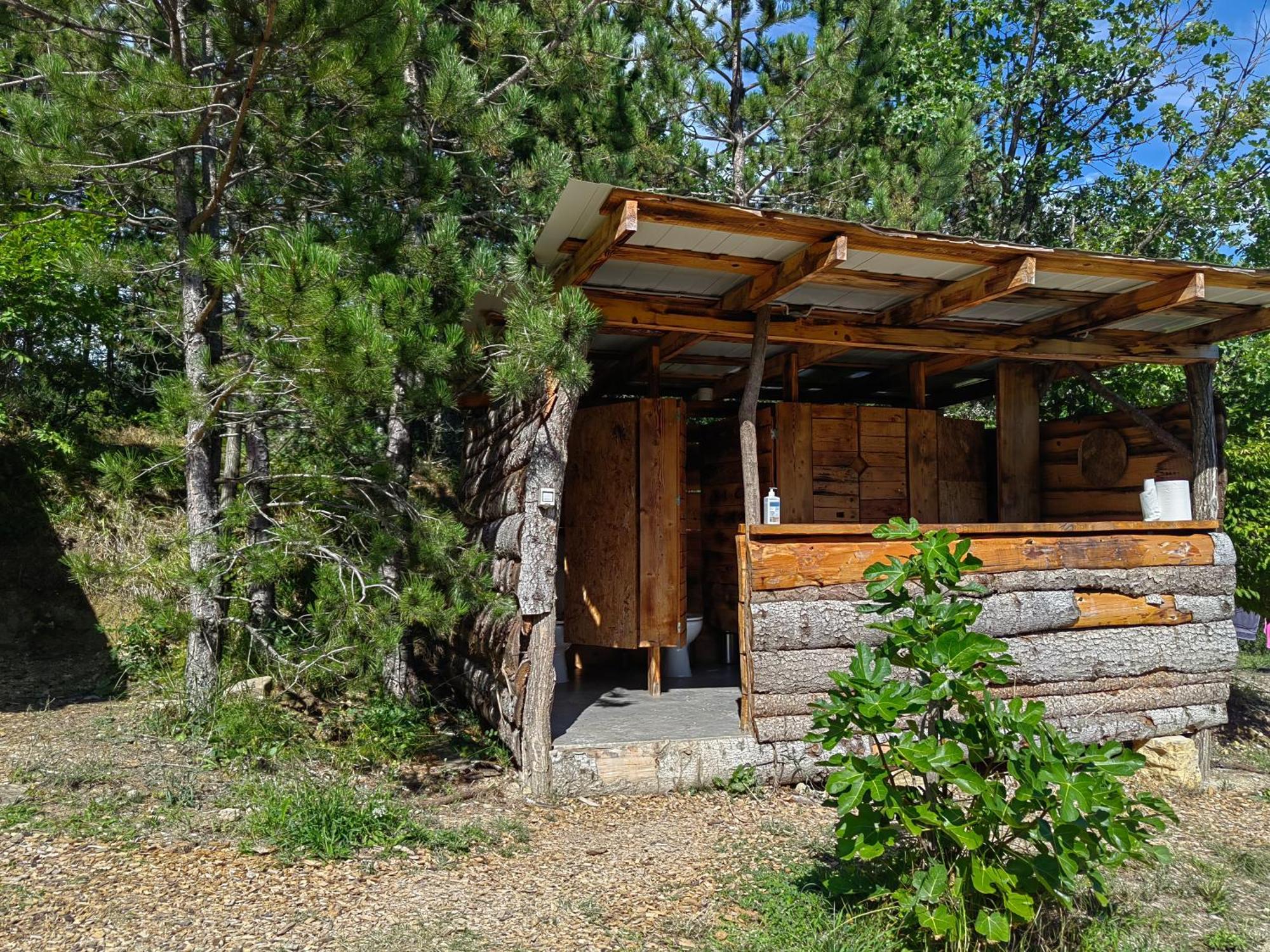 فندق Eco Camp Supot Šmarje المظهر الخارجي الصورة